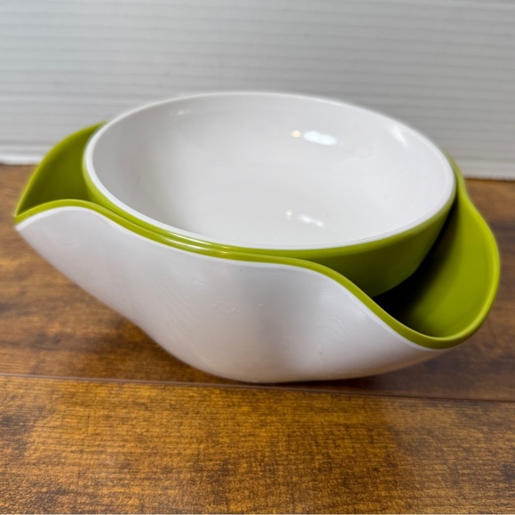 Joseph Joseph Double Dish Pistachio Nut Shelling Bowl Snack Olive Green White - Picture 1 of 7
